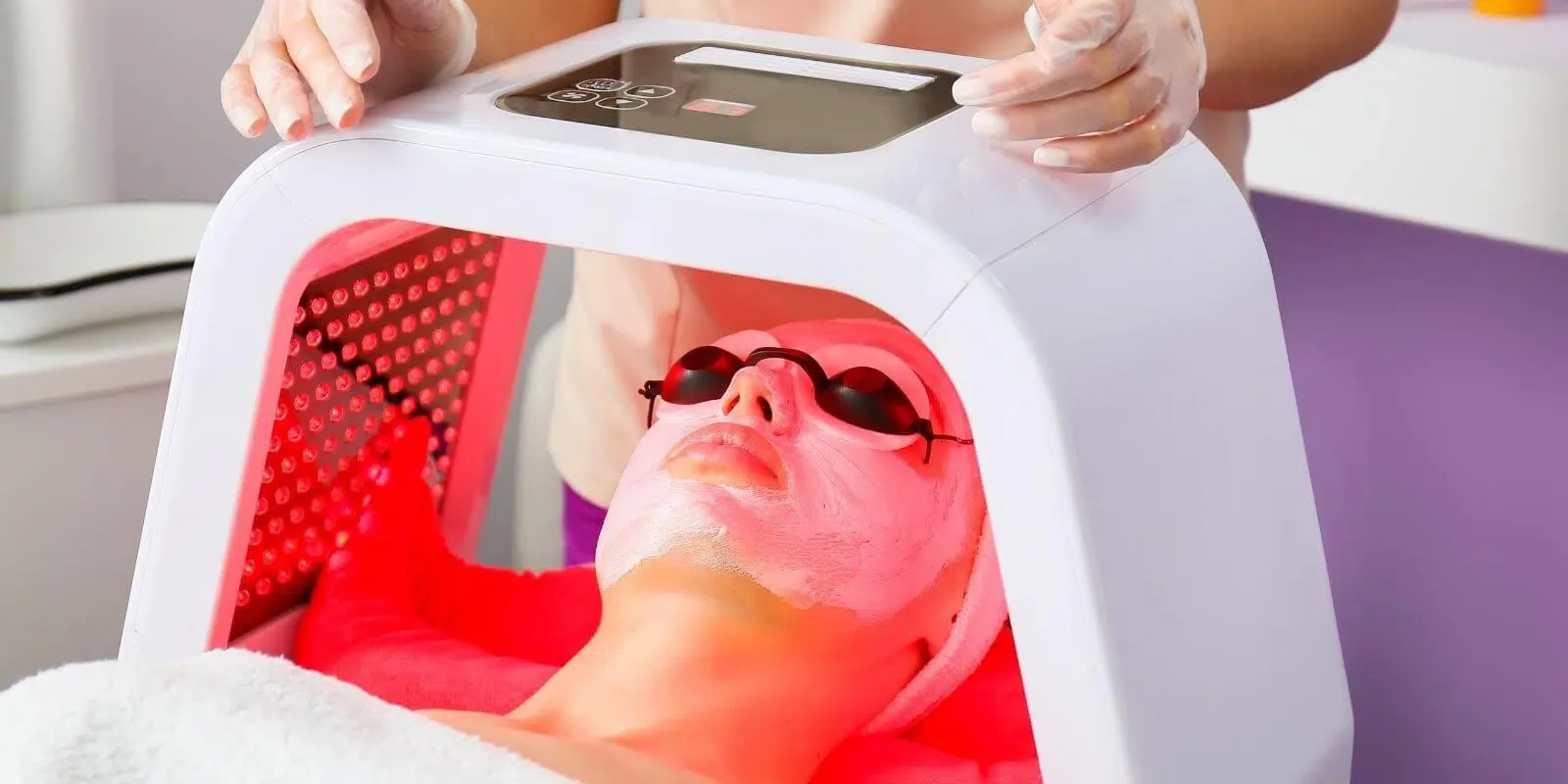 LED Light Therapy | Red Therapy in Riyadh 4 LED light Therapy in Riyadh